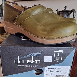 Dansko size 40